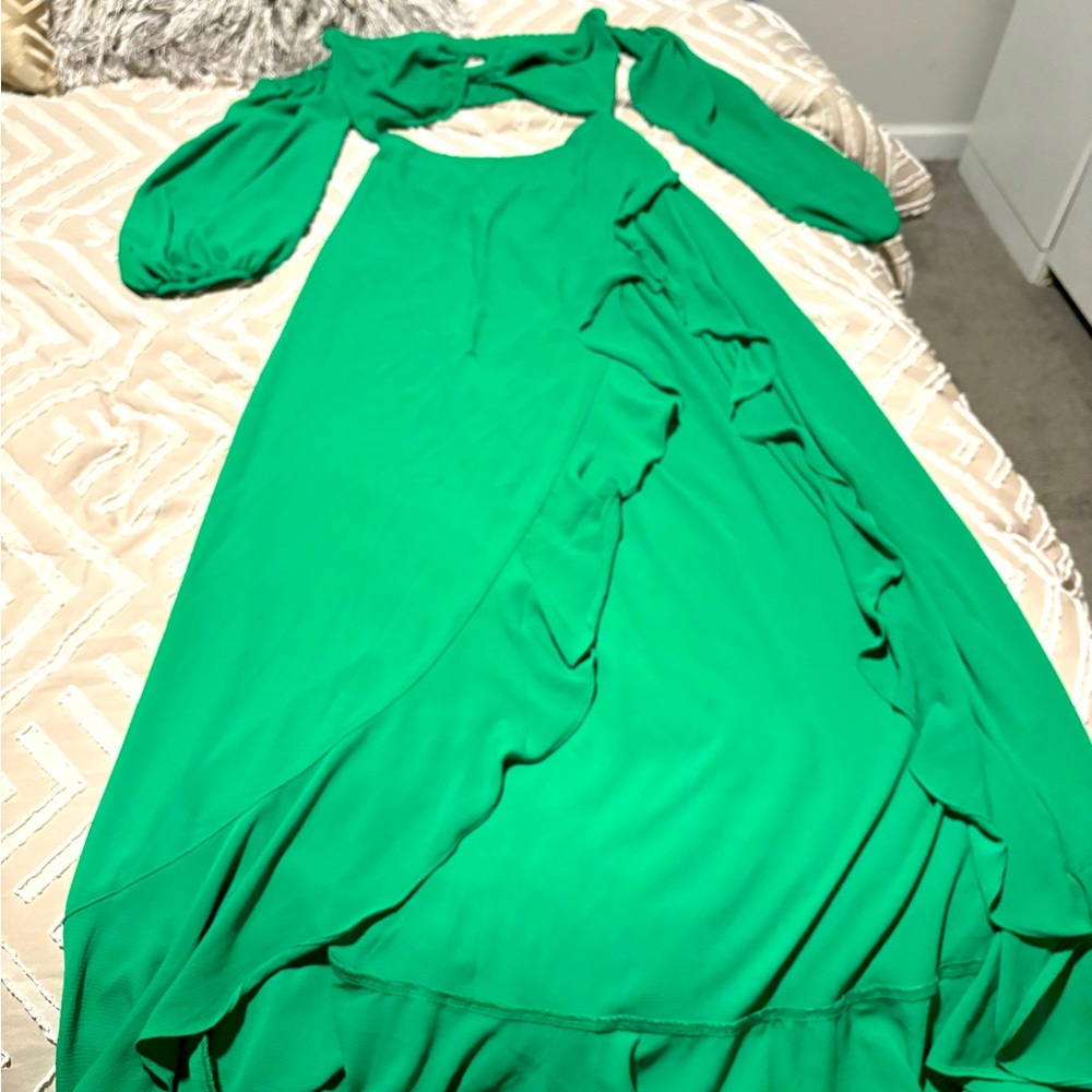 Size: Medium Color: Green